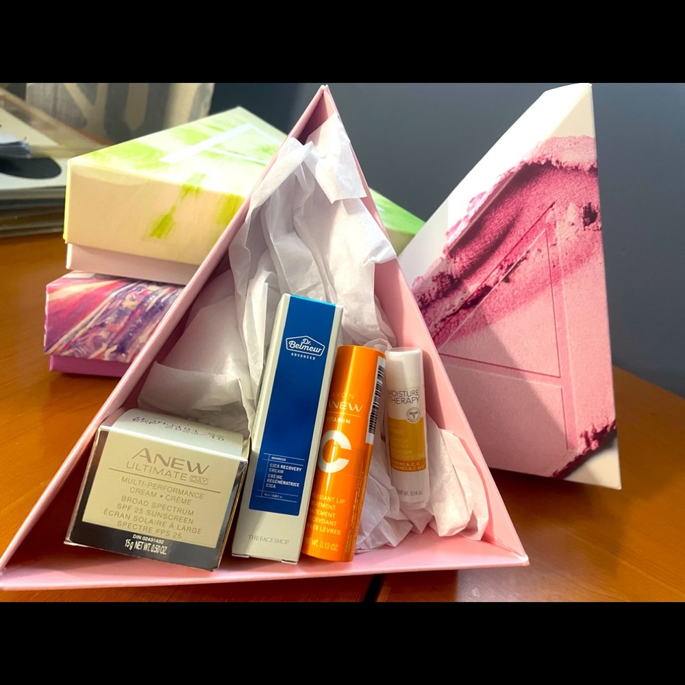 BNIB. Avon A Box. $20 ($45 value)